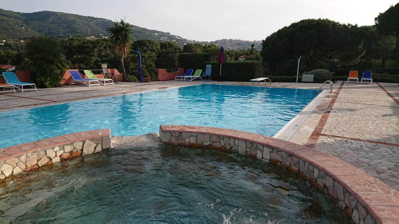 קאפוליברי Residence Melograno מראה חיצוני תמונה