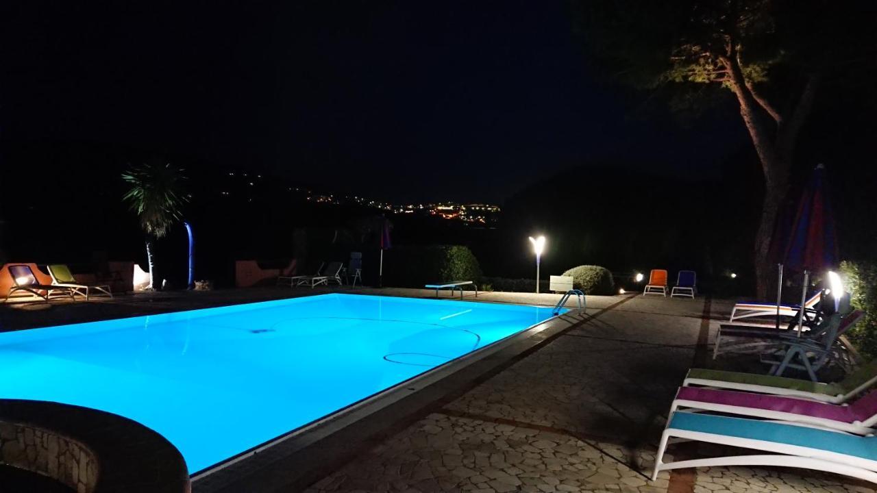 קאפוליברי Residence Melograno מראה חיצוני תמונה